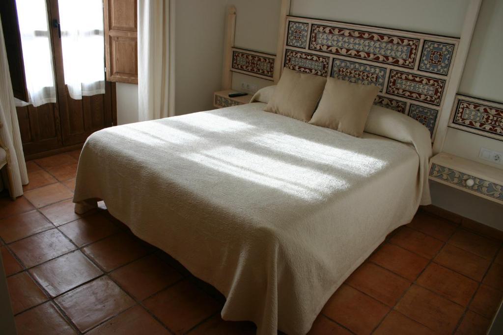 Hostal Santa Maria De Ubeda Экстерьер фото