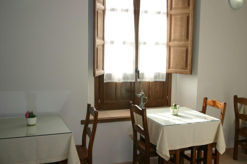 Hostal Santa Maria De Ubeda Экстерьер фото